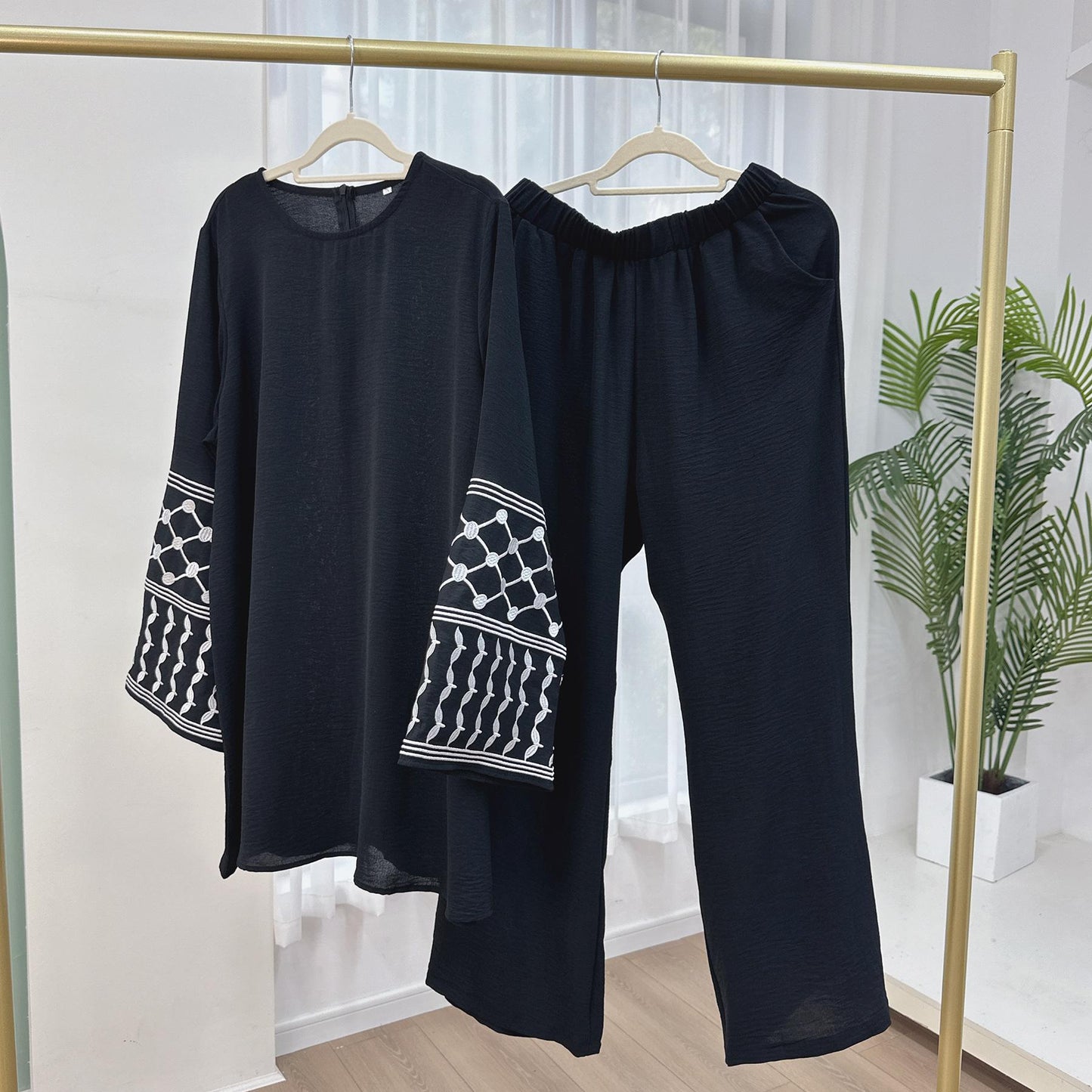HS4836 A Two-piece Set Consisting of A Simple Embroidered Top and Loose Wide-leg Pants.