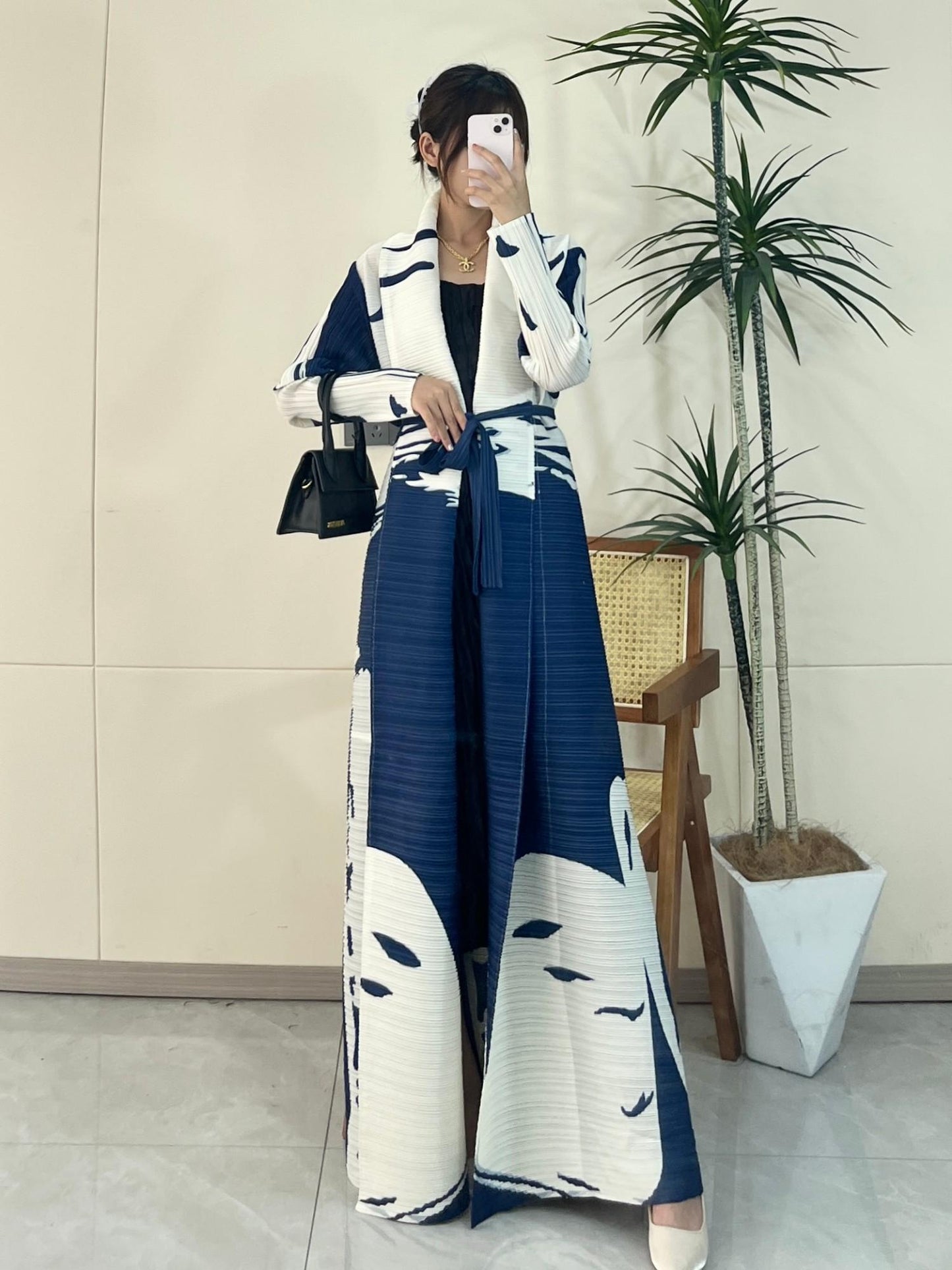 HS6725 Indigo Whispers Navy & White Abstract Printed Abaya