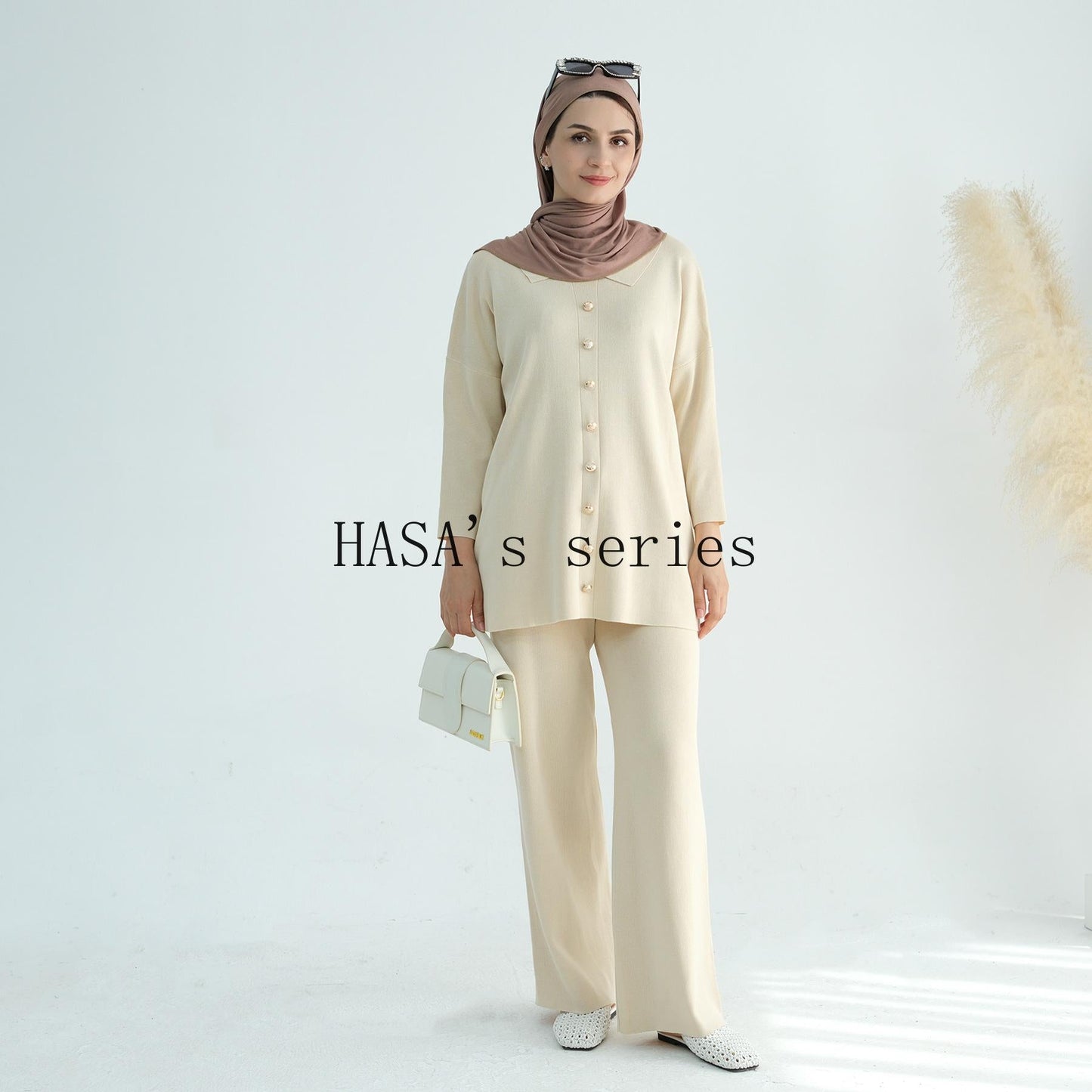 HS5100 Simple and stylish knitted two-piece set, featuring a thickened long-sleeved top and wide-leg pants.
