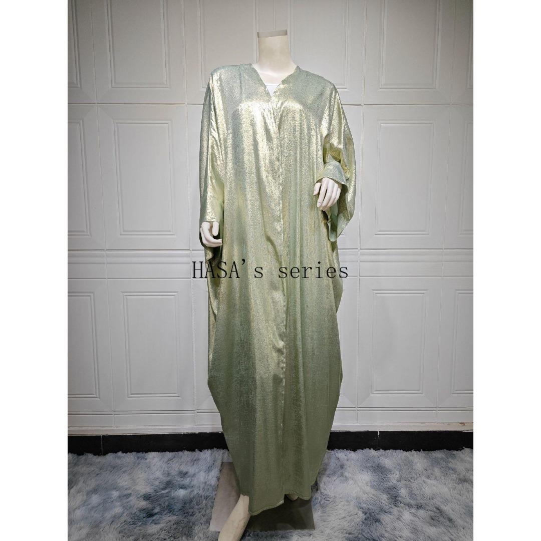HS5091 A long robe with gilded highlights, featuring a simple yet elegant dress design.