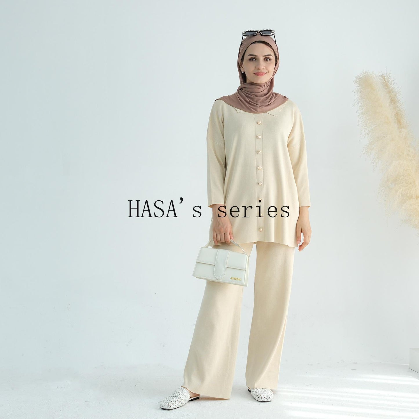 HS5100 Simple and stylish knitted two-piece set, featuring a thickened long-sleeved top and wide-leg pants.