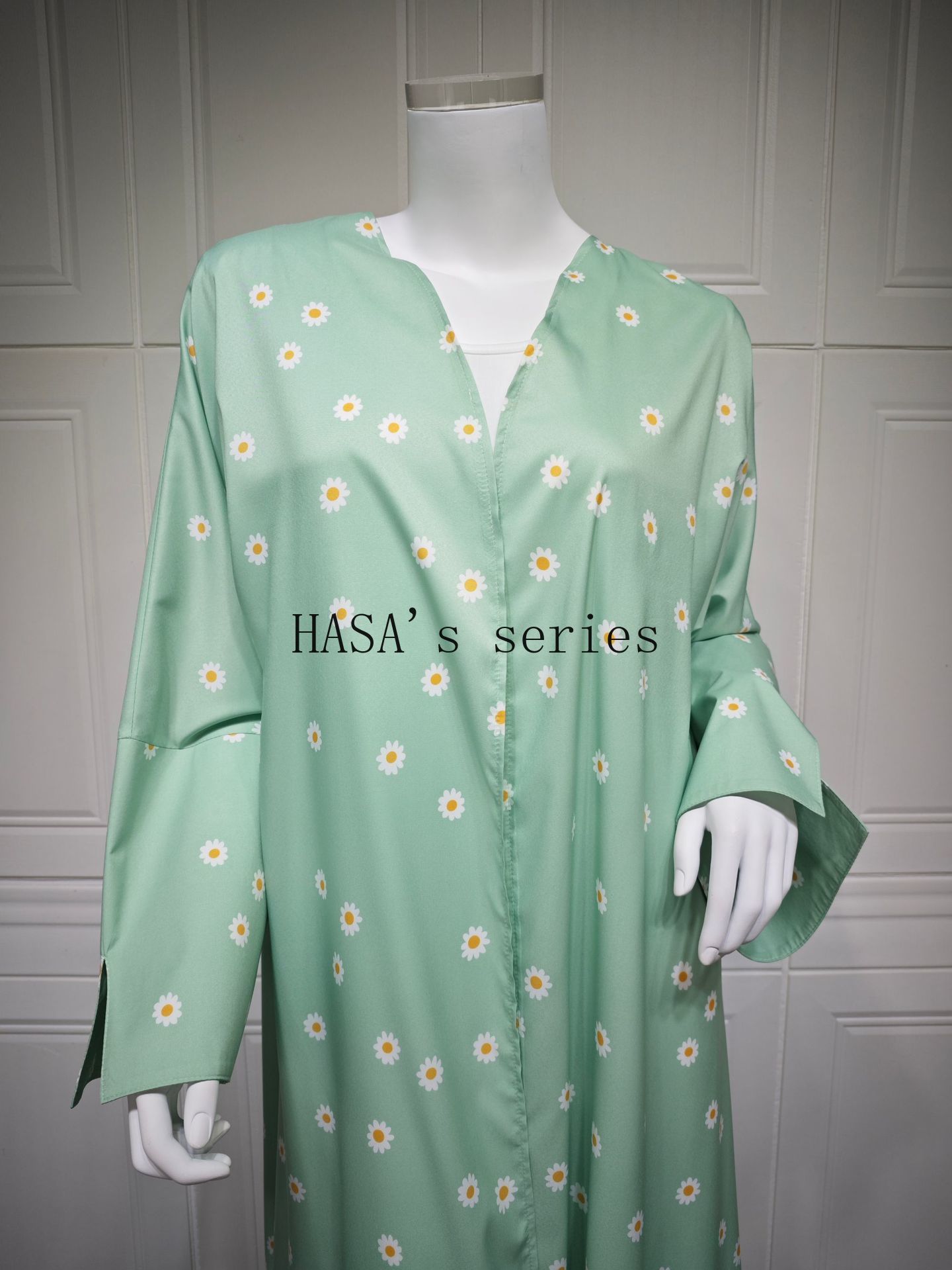 HS5104 Fresh and stylish printed loose-fitting cardigan, a long-sleeved, flowing long coat.