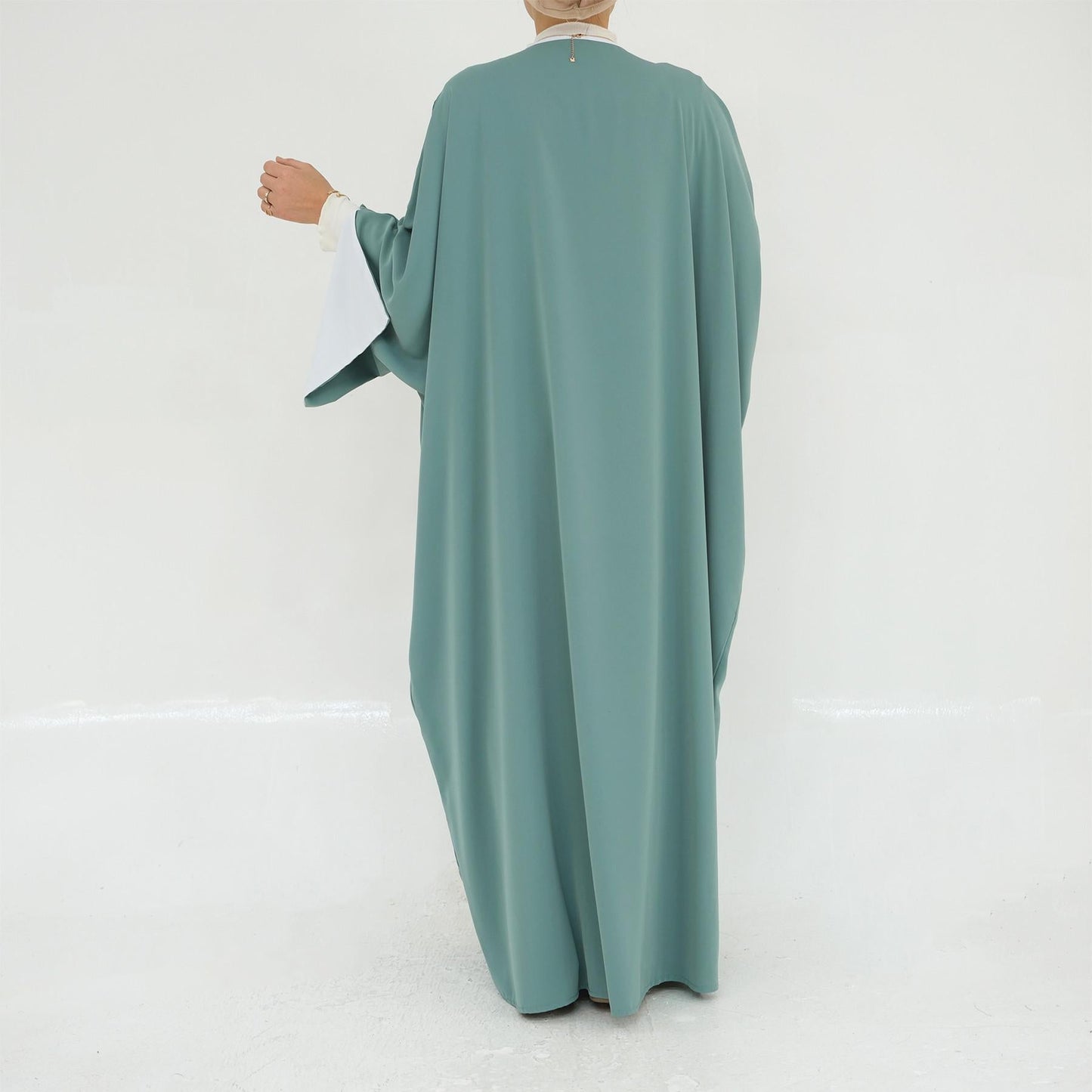 HA5877 The Loose-fitting Robe Has A Lightweight Silhouette That Is Perfect for Any Occasion open abaya outfit