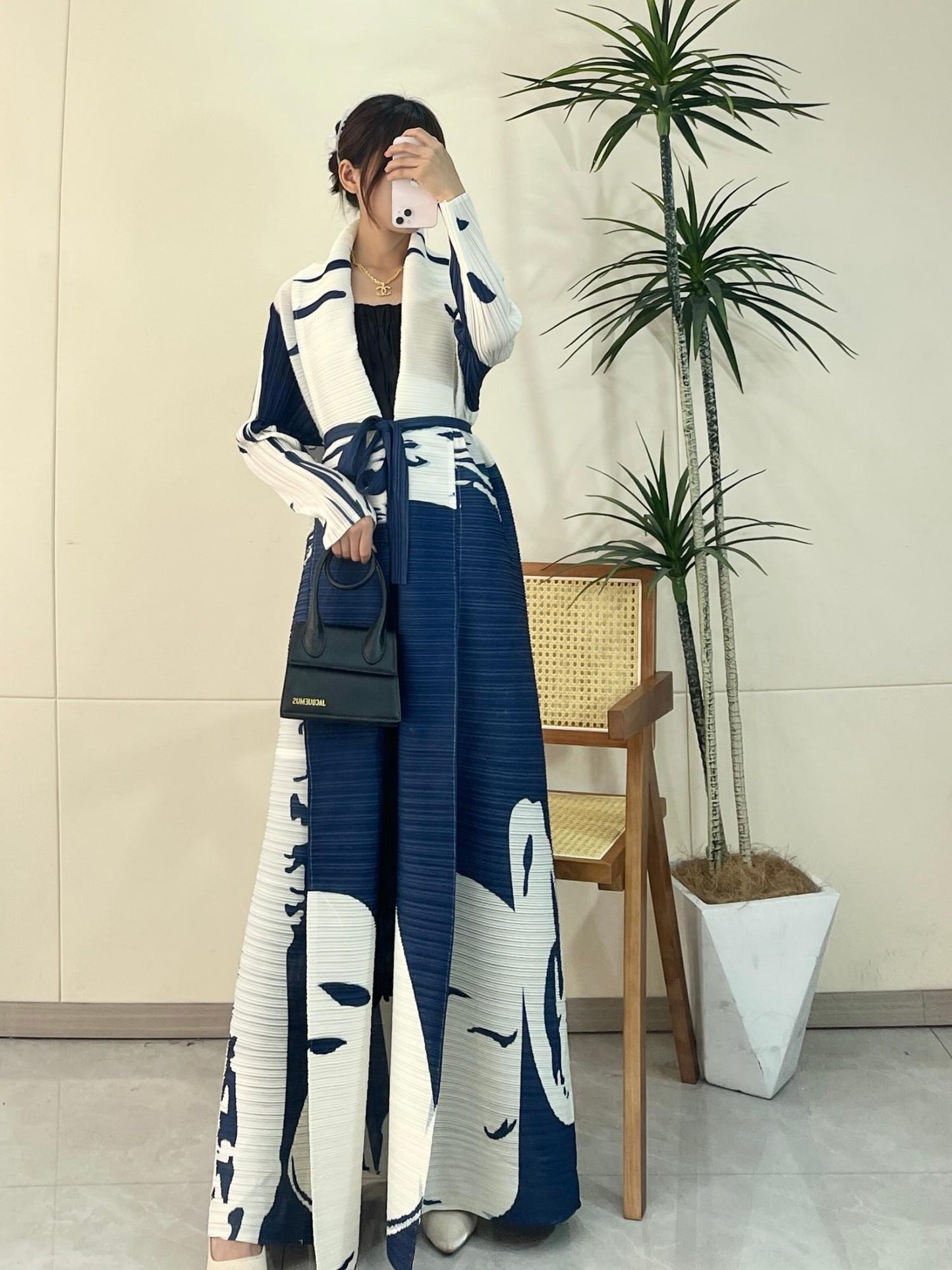 HS6725 Indigo Whispers Navy & White Abstract Printed Abaya