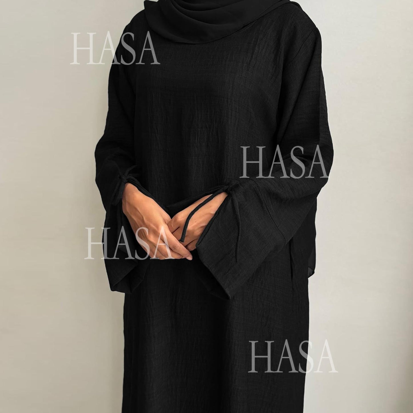 HA5864 Fashionable solid color hooded robe, simple and elegant, showing a casual style