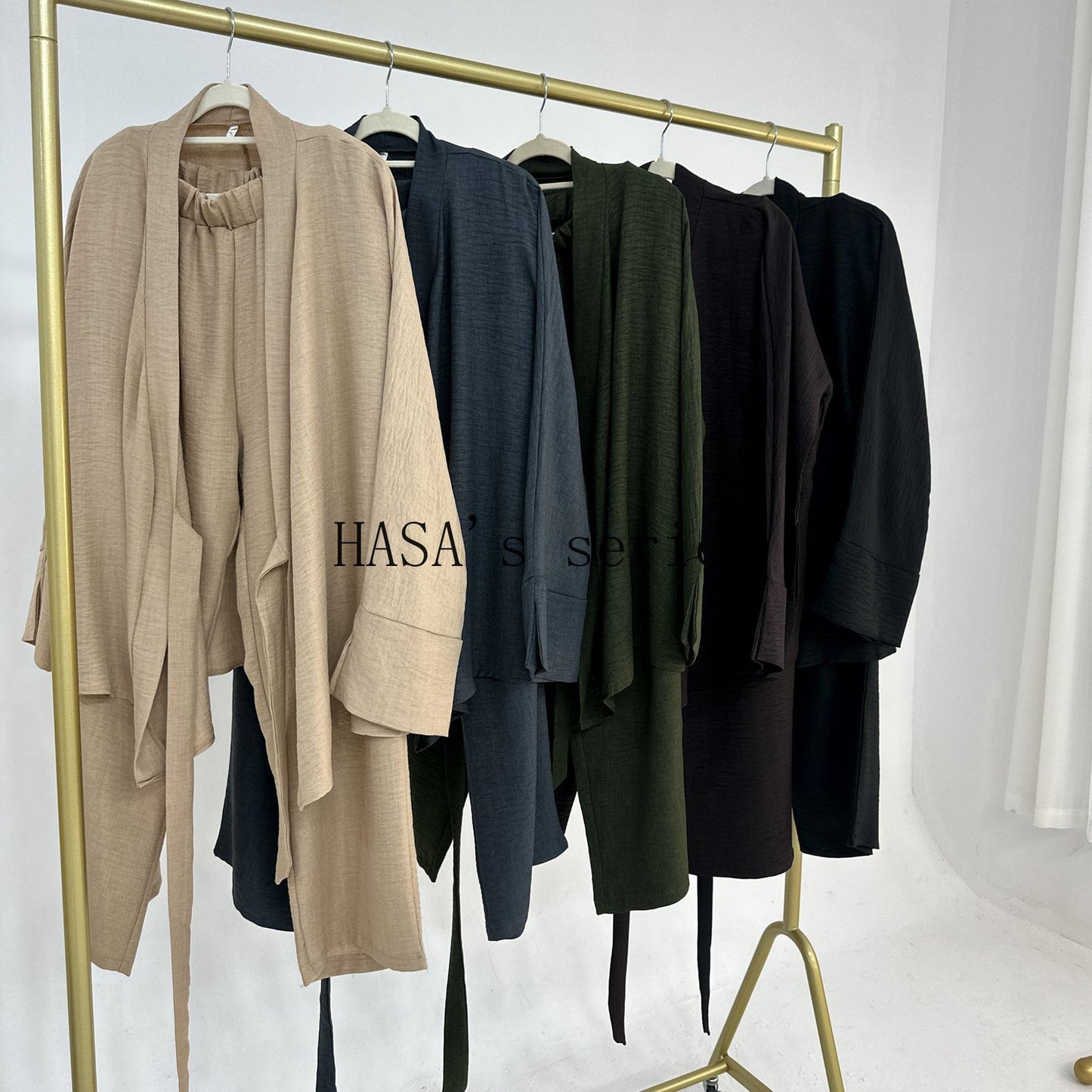 HS4830 A Simple, Tie-front Top Paired with Wide-leg Pants – A Comfortable Two-piece Set Suitable for Everyday Wear.