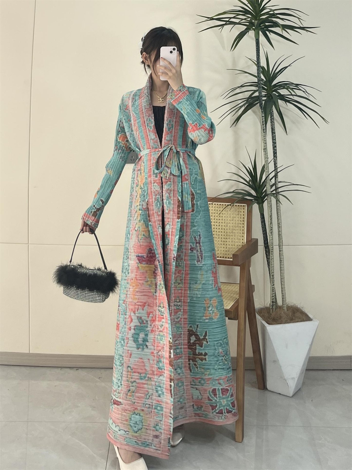 HS5852 Elegant, Retro-style Long Cardigan with Contrasting Printed Pattern.