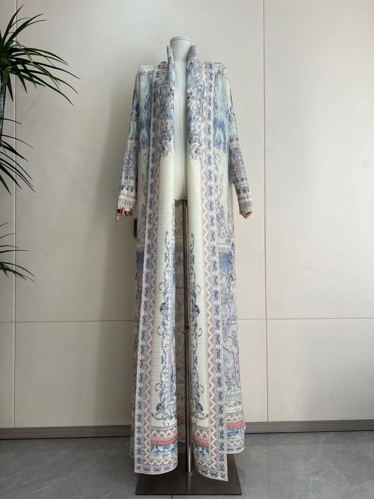 HS5840 Light-colored, All-over Print, Open-front Long Coat