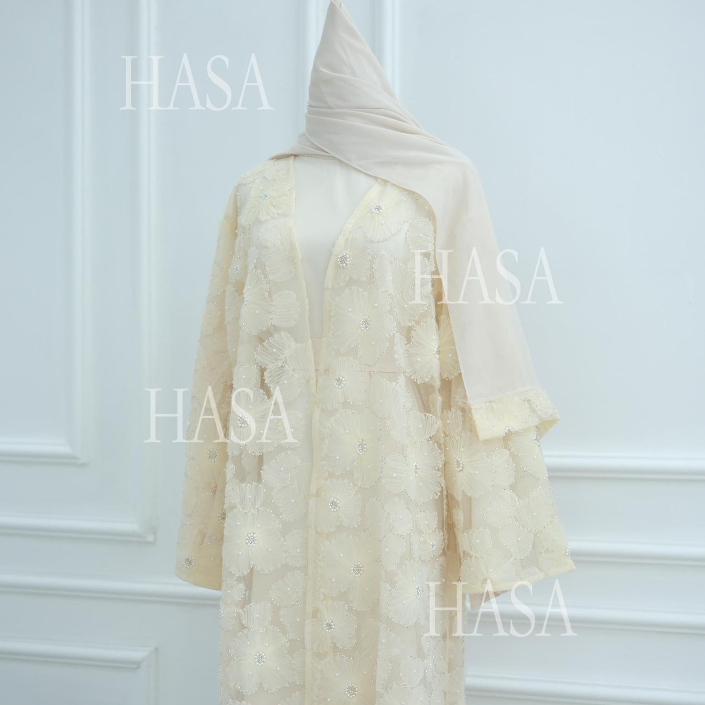 HS6625 Dreidimensionale, Perlenbesetzte Strickjacke Mit Blumenmuster, Die Mit Einer Inneren Schicht Oder Einem Kopftuch Kombiniert Werden Kann.