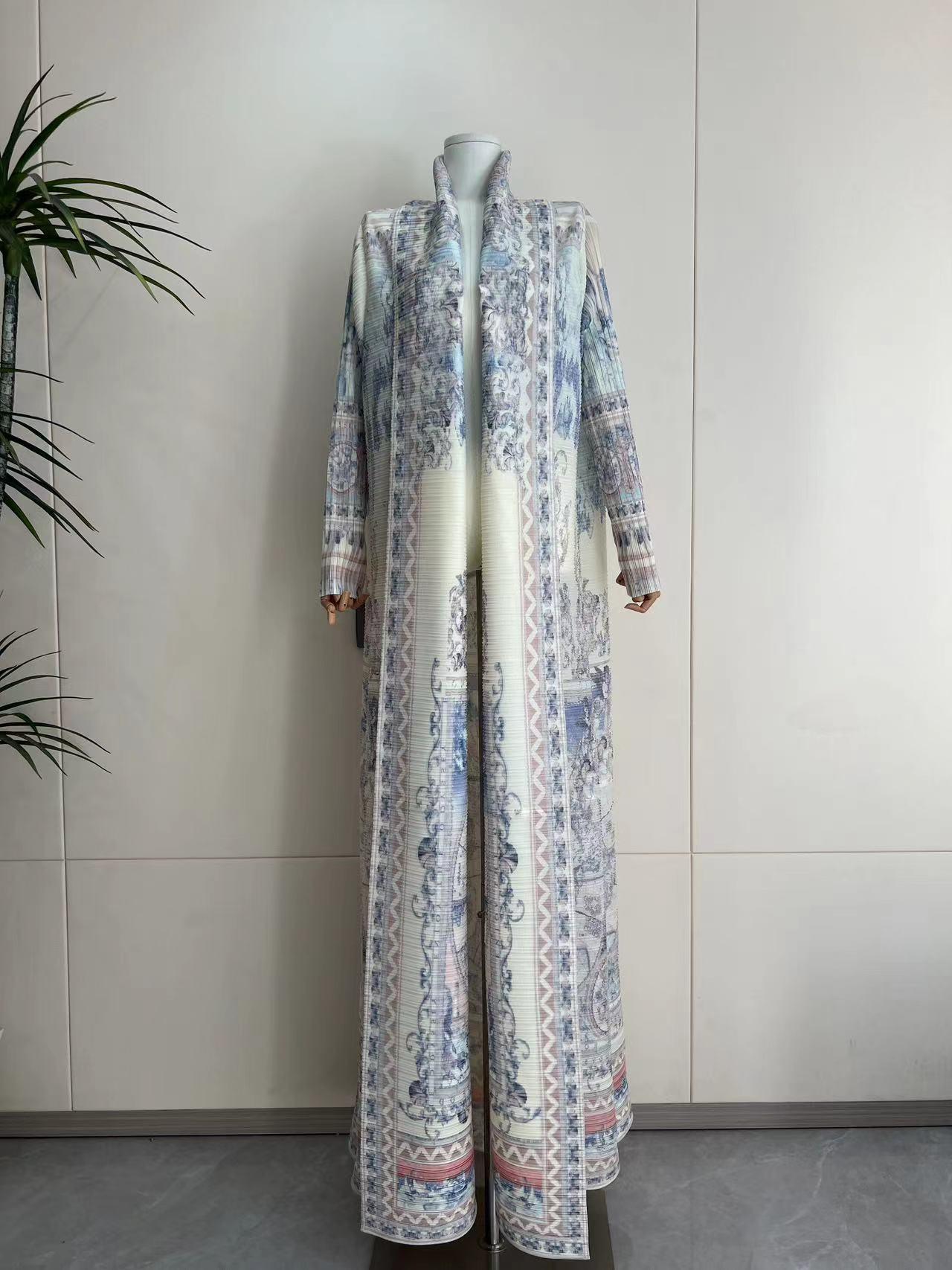 HS5840 Light-colored, All-over Print, Open-front Long Coat