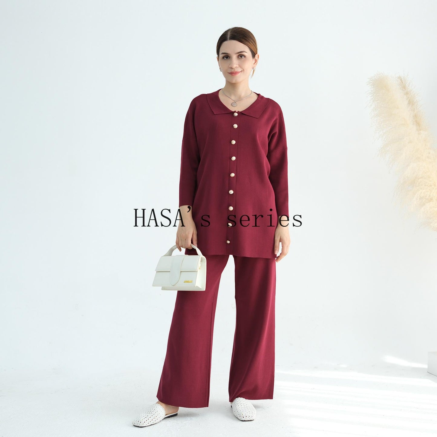 HS5100 Simple and stylish knitted two-piece set, featuring a thickened long-sleeved top and wide-leg pants.