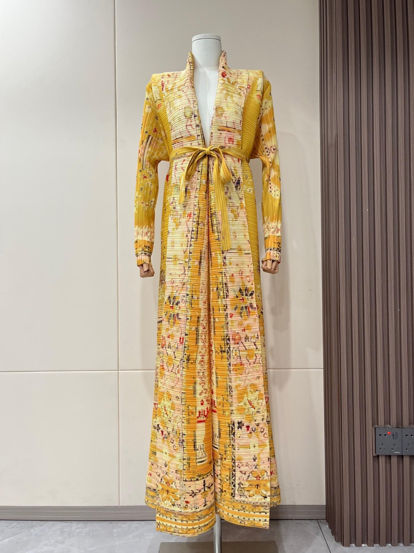 HS5843 Retro Warm Yellow Floral Textured Open-front Long Coat