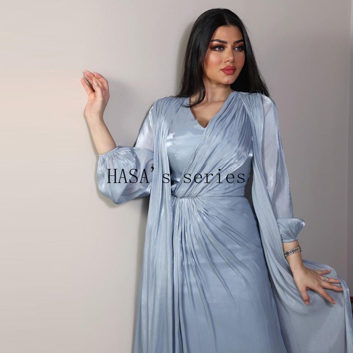 HS5094 Simple yet elegant and lustrous silk suit, featuring an elegantly pleated two-piece dress design.