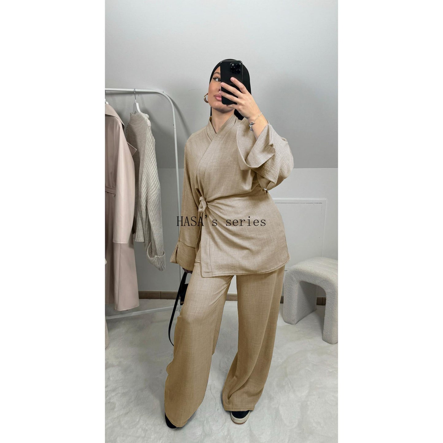 HS4830 A Simple, Tie-front Top Paired with Wide-leg Pants – A Comfortable Two-piece Set Suitable for Everyday Wear.