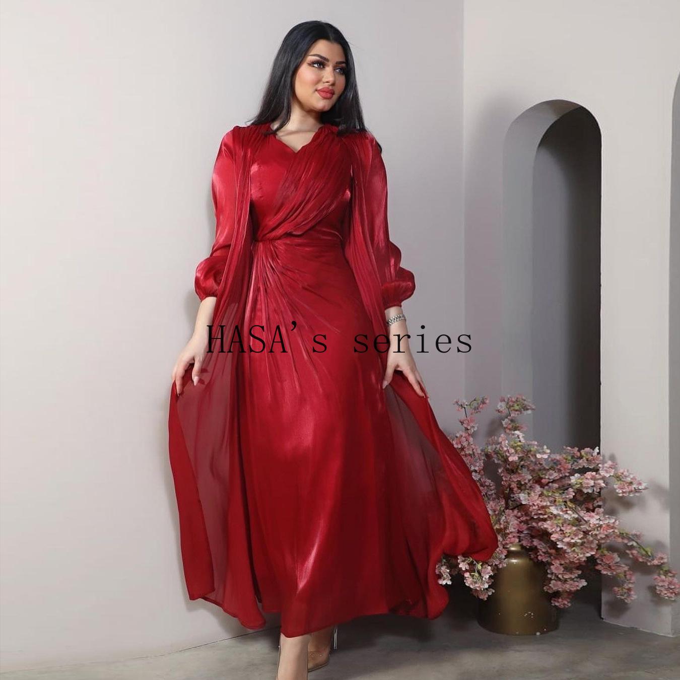 HS5094 Simple yet elegant and lustrous silk suit, featuring an elegantly pleated two-piece dress design.